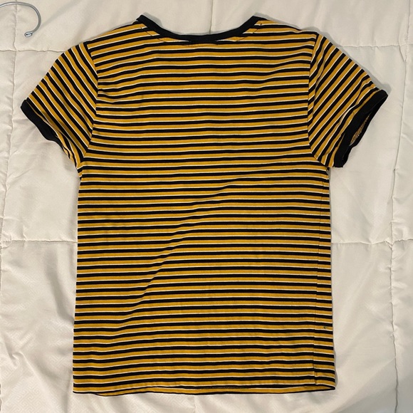 Yellow and black forever 21 T-shirt - Picture 2 of 3
